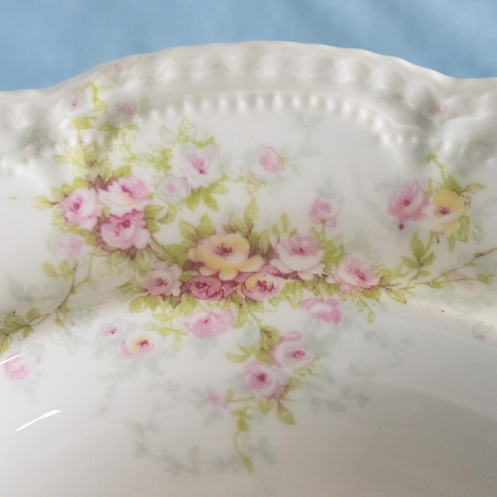 Beautiful Antique Theodore Haviland Schleiger Covered Pancake Server. France! - Picture 10 of 11